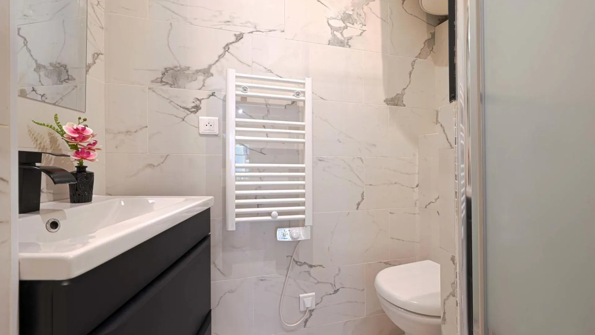 Superbe Appartement De 2 Pieces Paris France
